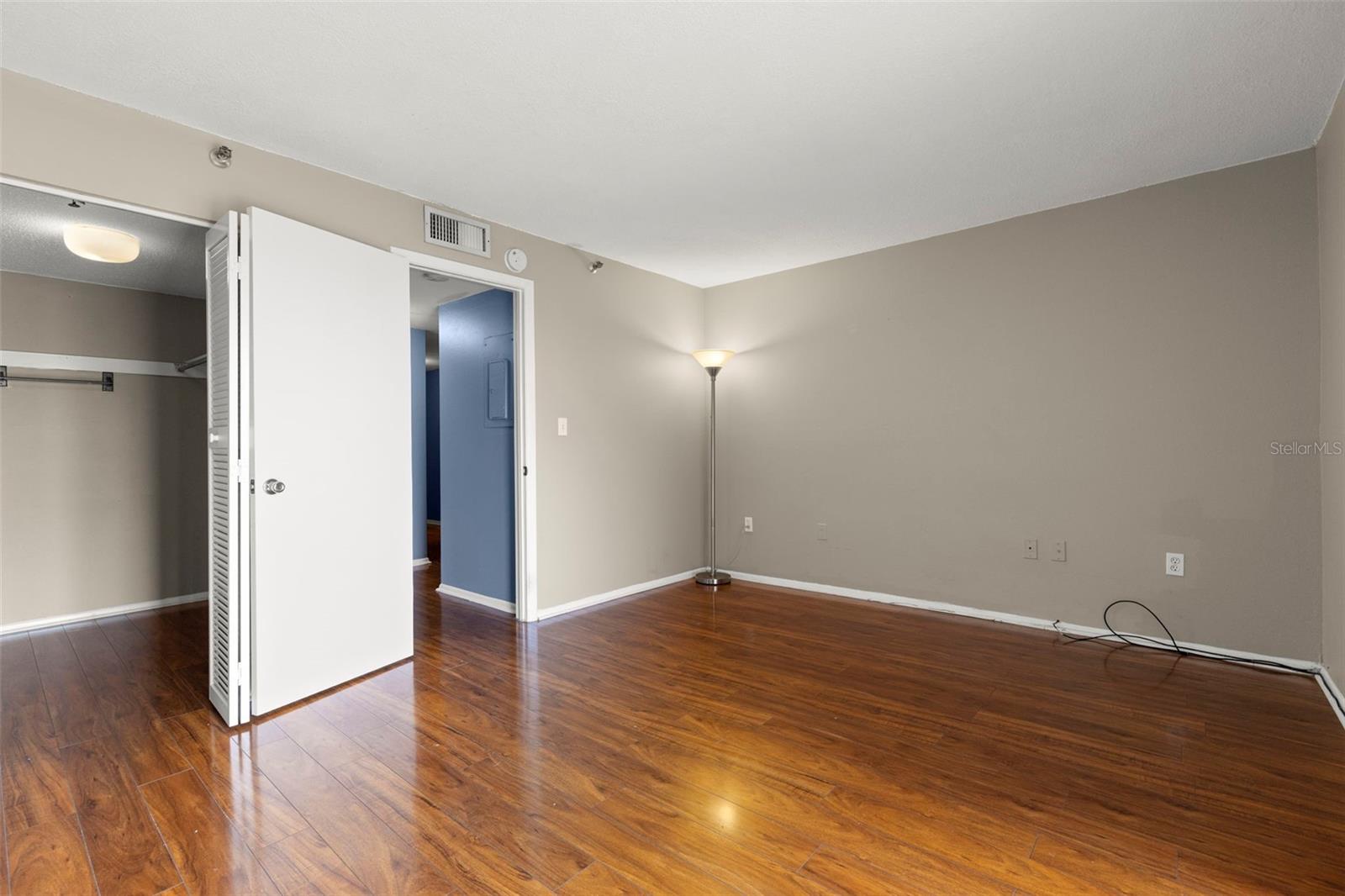 Image 19 of 35 For 7430 Sunshine Skyway Lane S 605