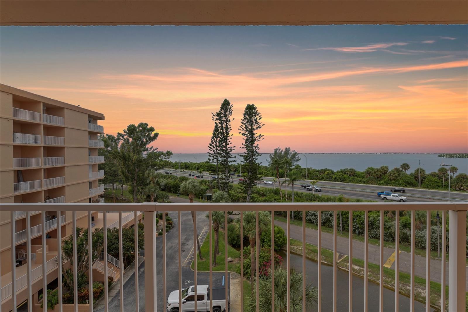 Image 22 of 35 For 7430 Sunshine Skyway Lane S 605