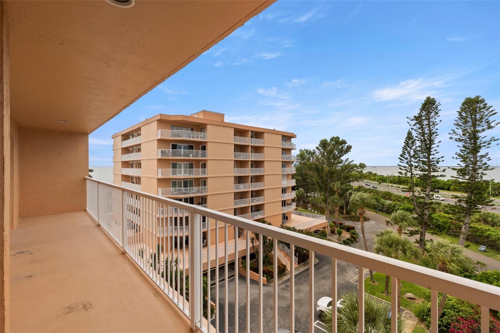 Image 24 of 35 For 7430 Sunshine Skyway Lane S 605