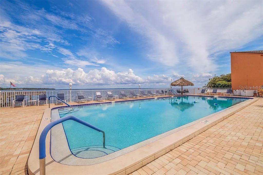 Image 29 of 35 For 7430 Sunshine Skyway Lane S 605