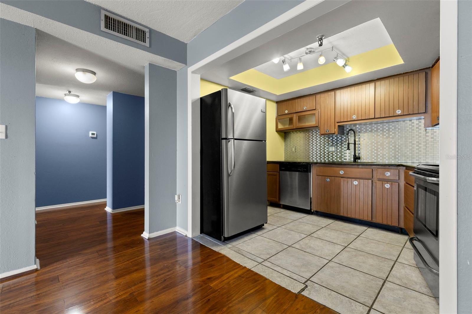 Image 4 of 35 For 7430 Sunshine Skyway Lane S 605