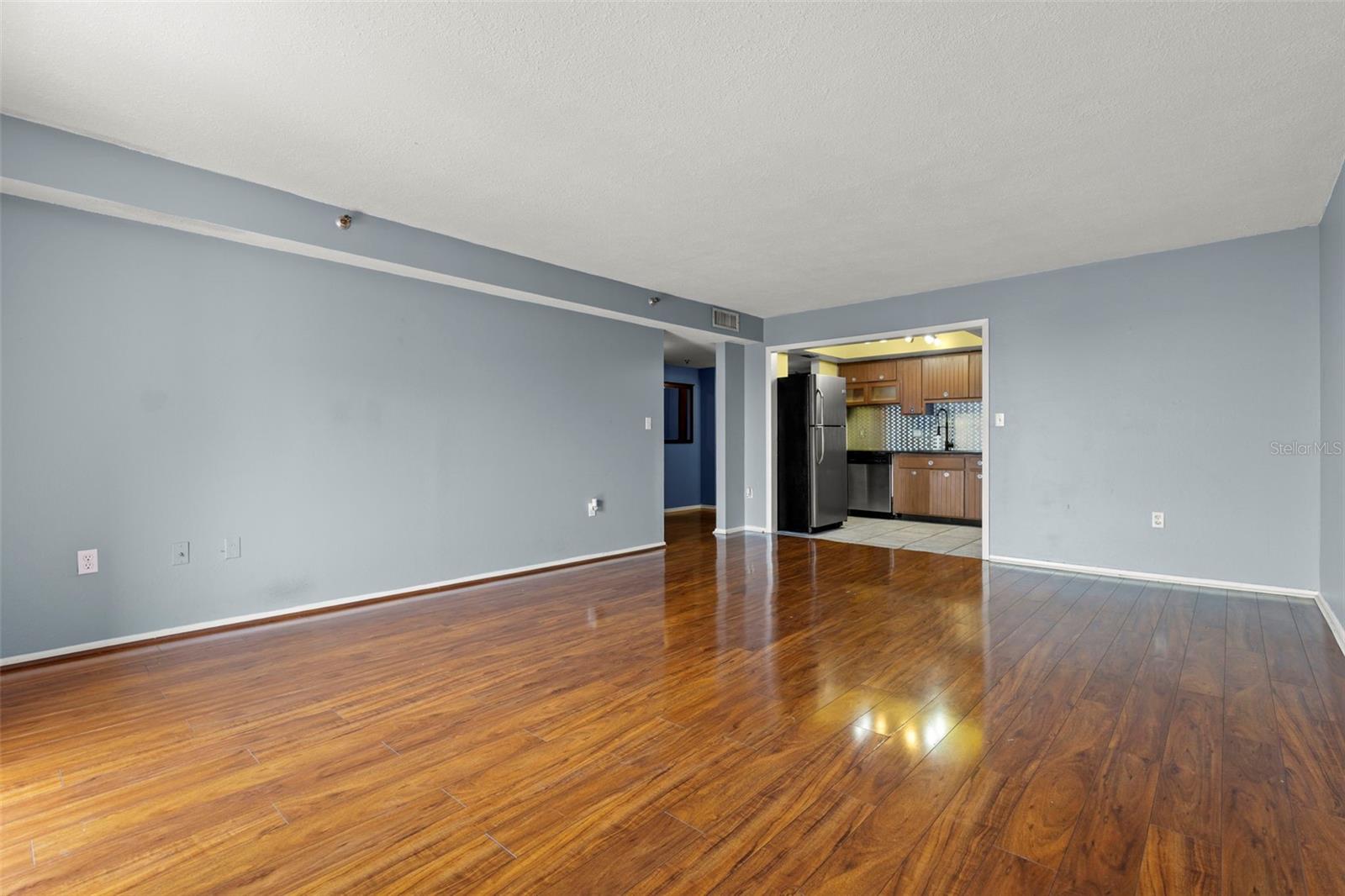 Image 9 of 35 For 7430 Sunshine Skyway Lane S 605