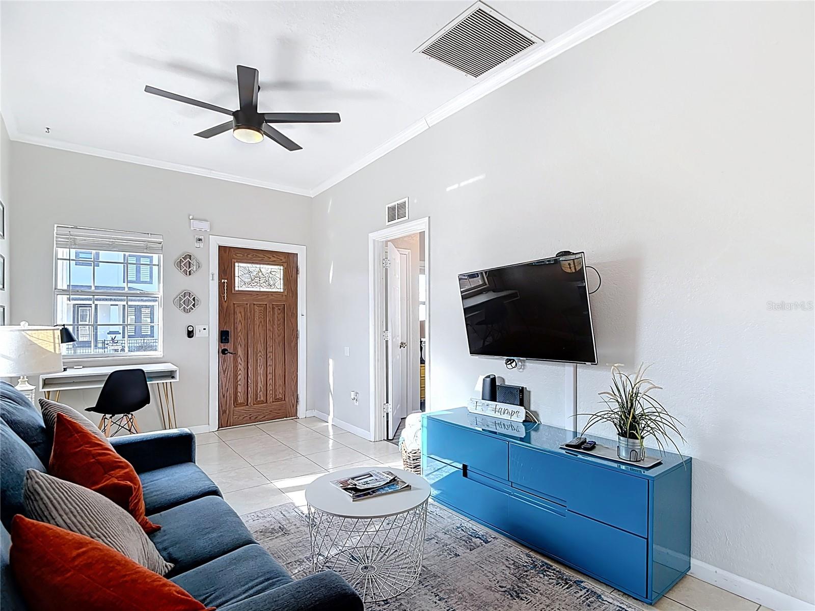 Image 13 of 53 For 2329 La Salle Street