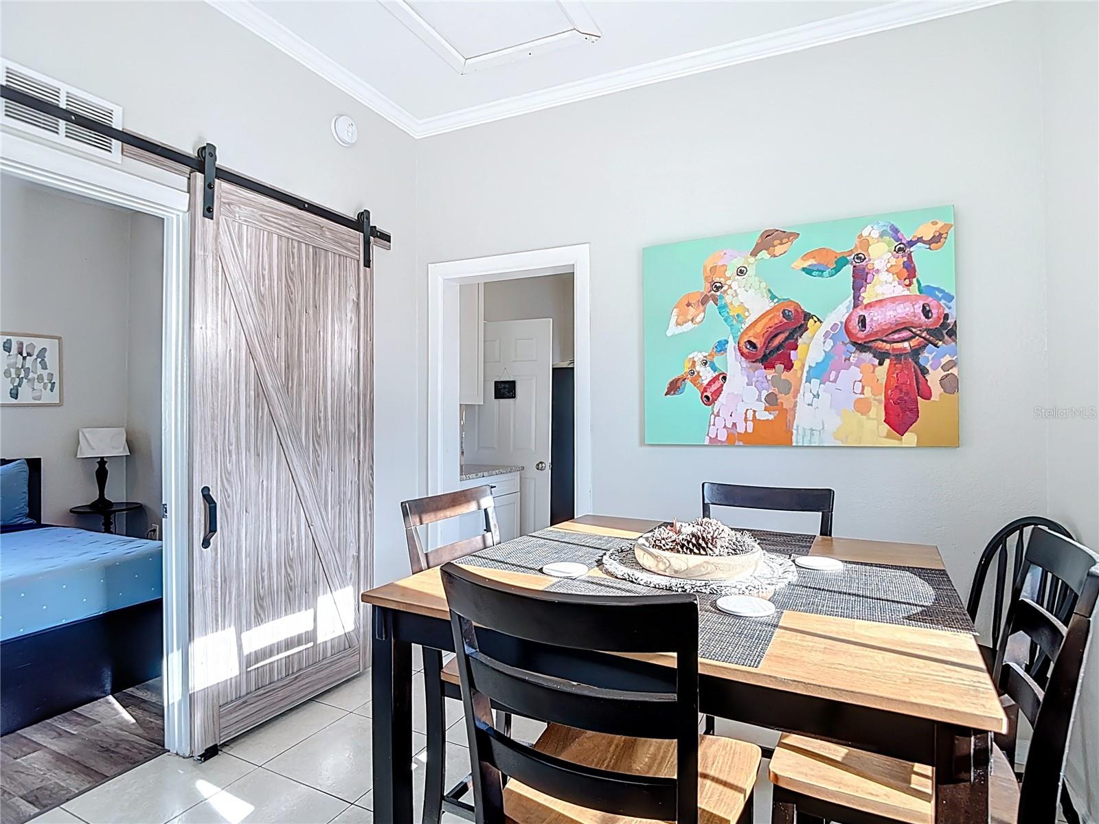 Image 16 of 53 For 2329 La Salle Street