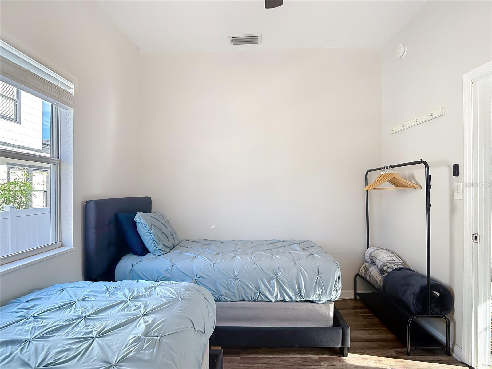 Image 26 of 53 For 2329 La Salle Street