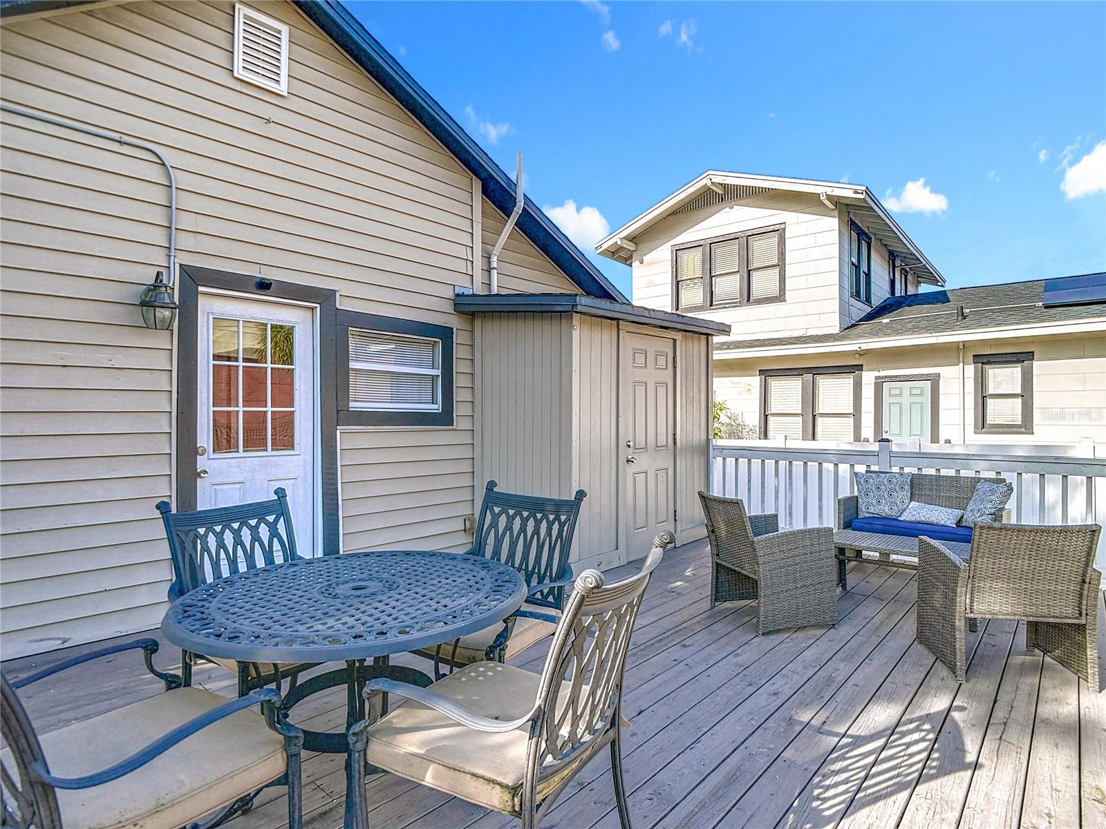 Image 40 of 53 For 2329 La Salle Street