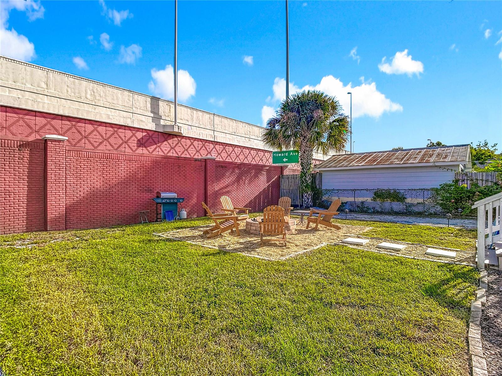 Image 44 of 53 For 2329 La Salle Street