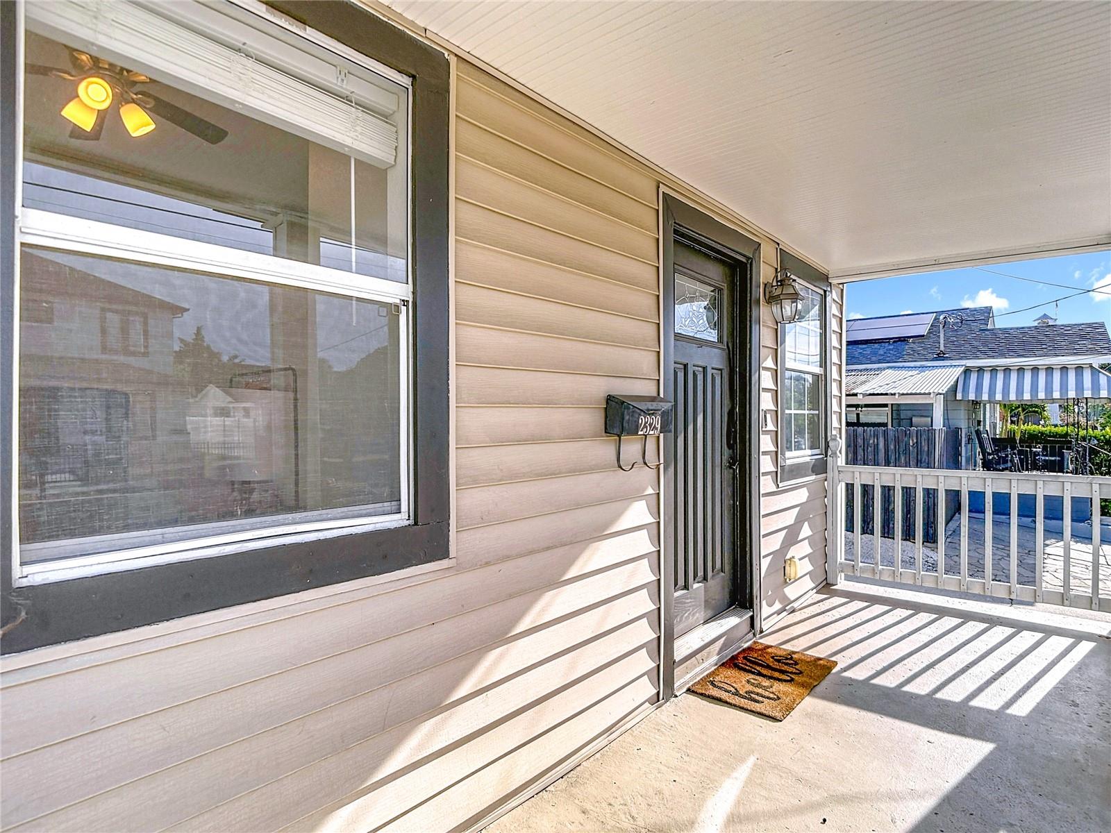 Image 5 of 53 For 2329 La Salle Street