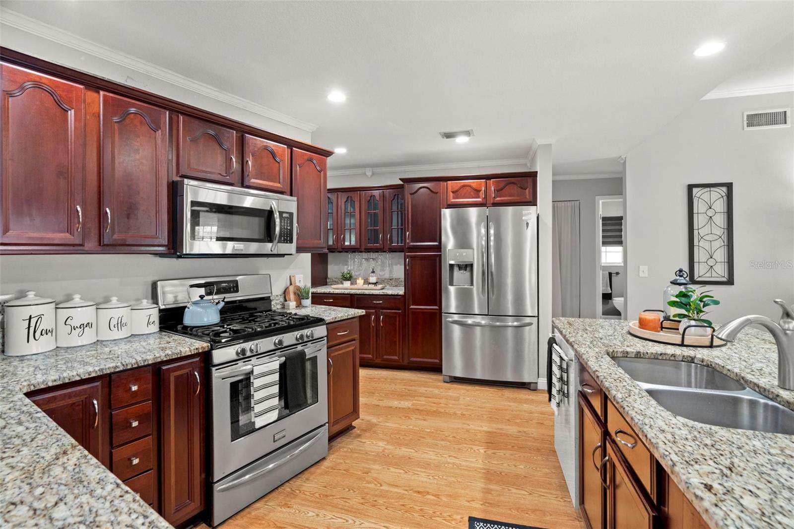 Image 12 of 32 For 13722 Country Court Drive