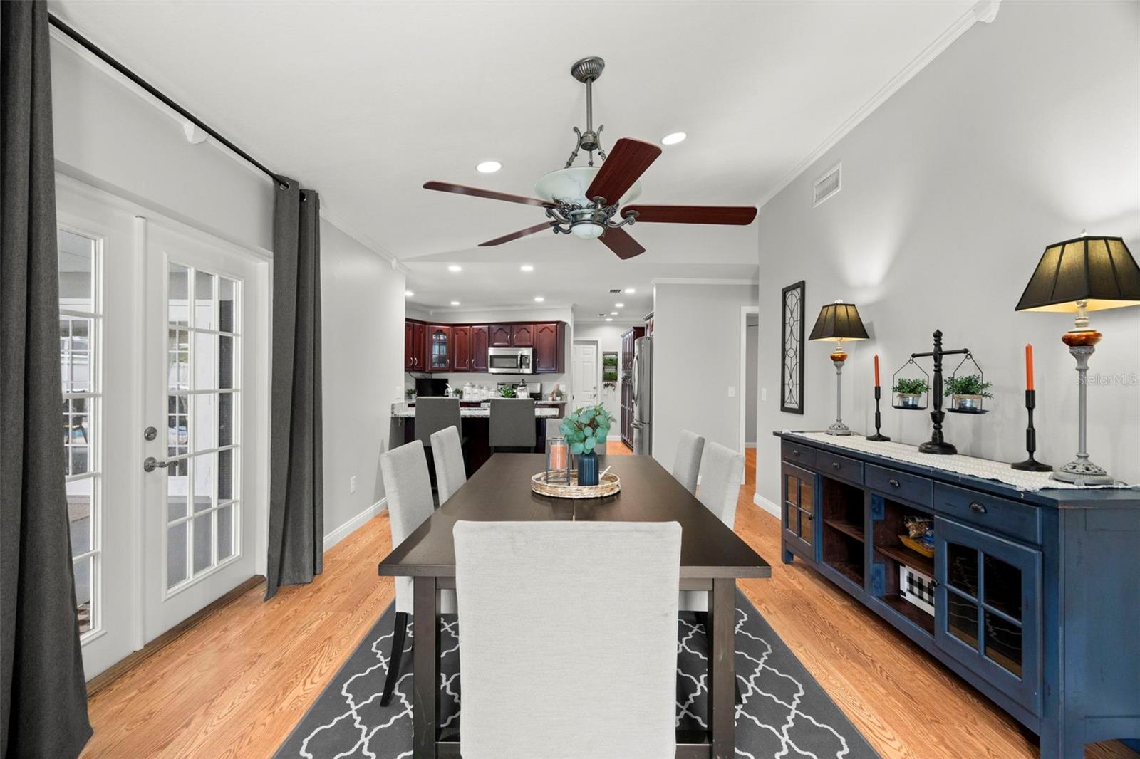 Image 15 of 32 For 13722 Country Court Drive