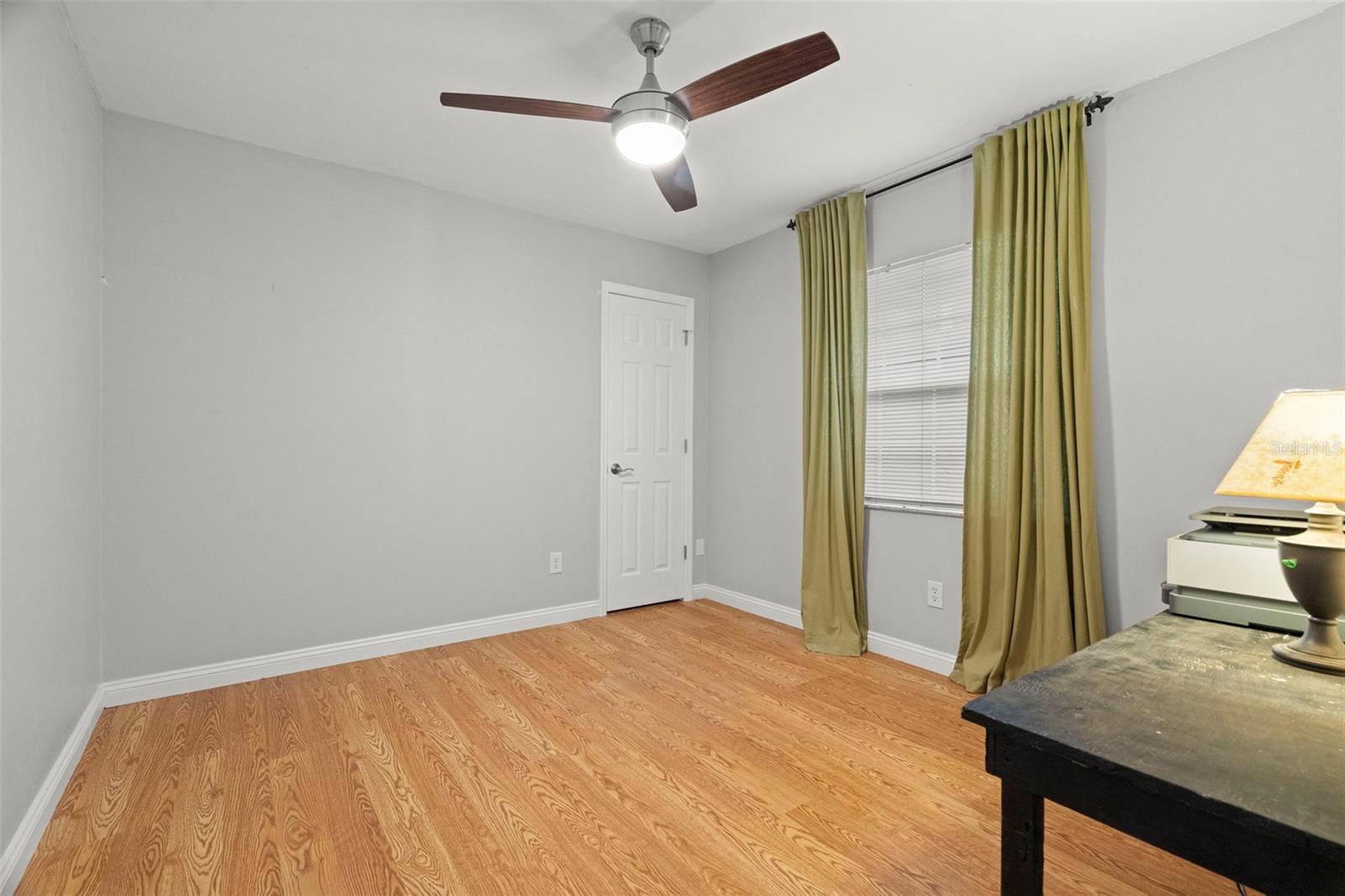 Image 21 of 32 For 13722 Country Court Drive
