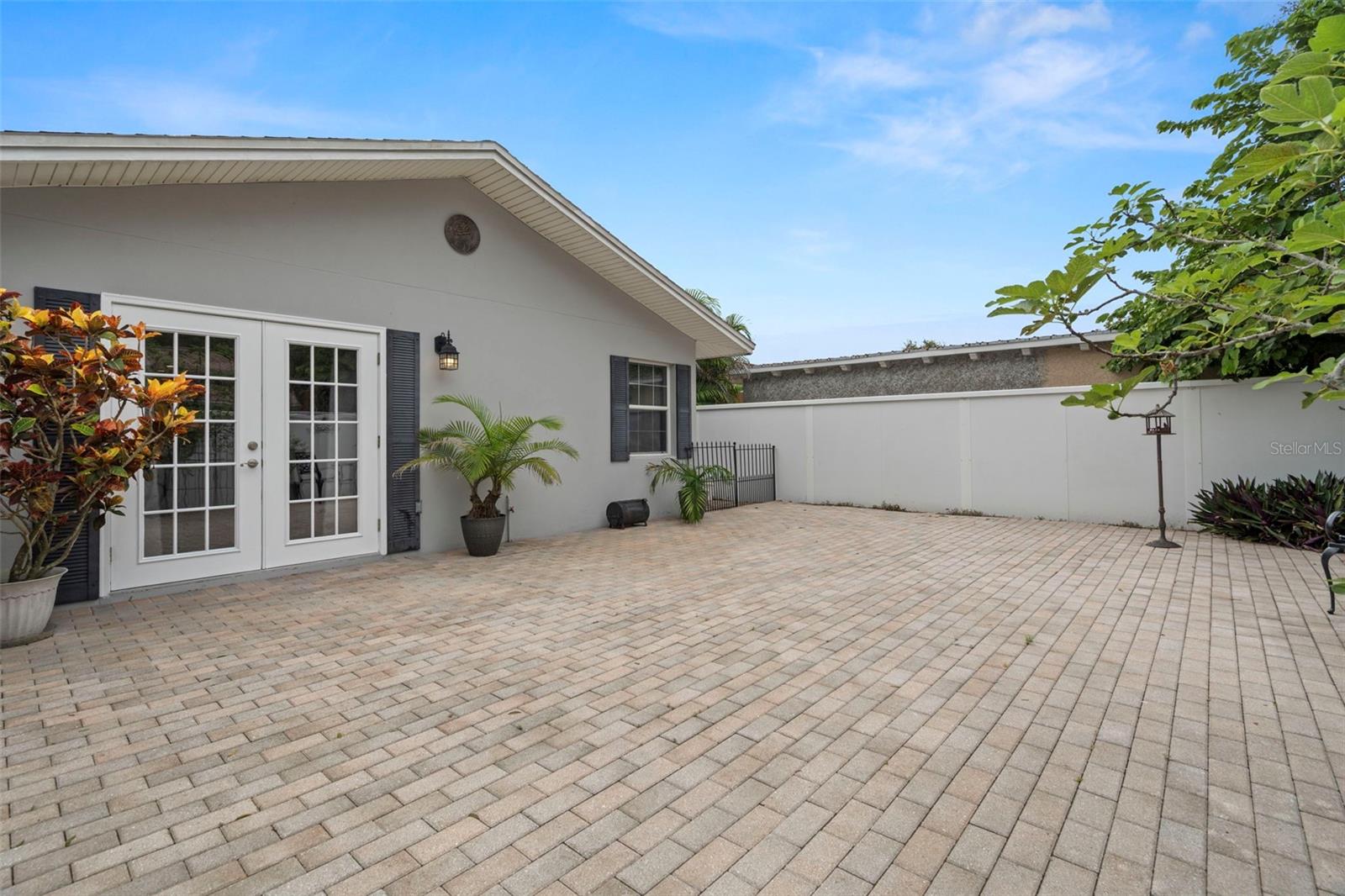 Image 31 of 32 For 13722 Country Court Drive