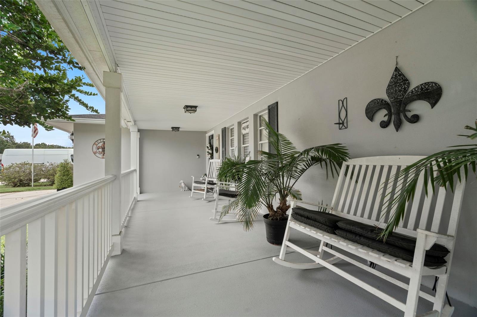 Image 5 of 32 For 13722 Country Court Drive