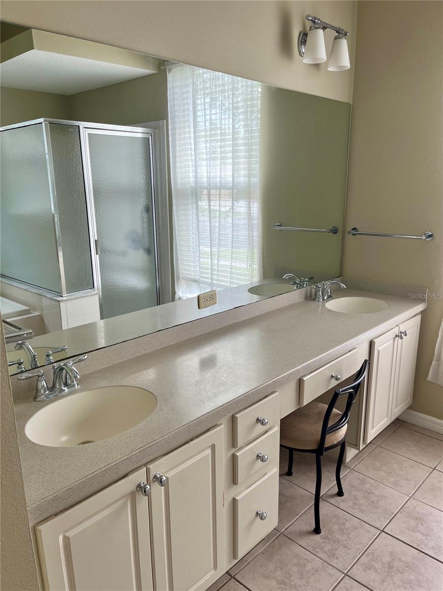 Listing photo id 10 for 1430 Crooked Stick Drive