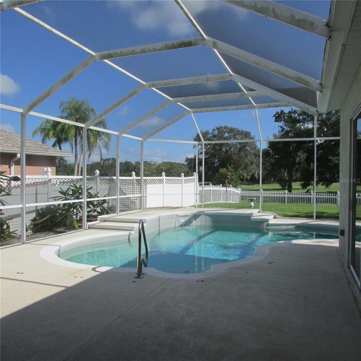 Listing photo id 27 for 1430 Crooked Stick Drive