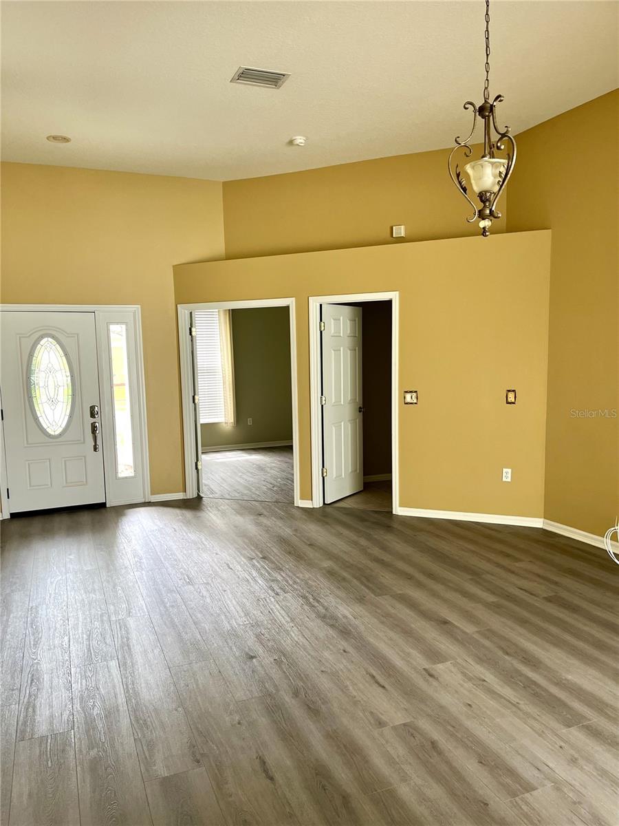 Listing photo id 2 for 1430 Crooked Stick Drive