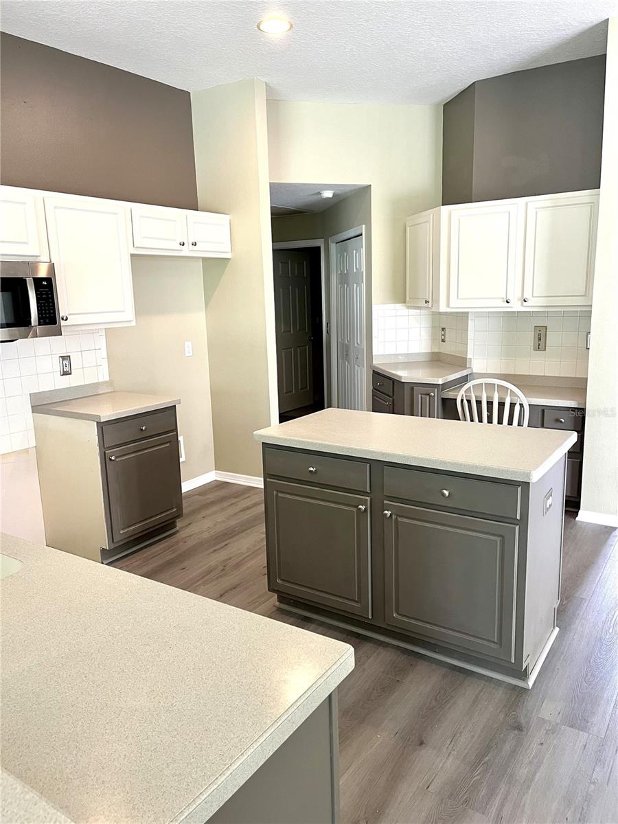 Listing photo id 4 for 1430 Crooked Stick Drive