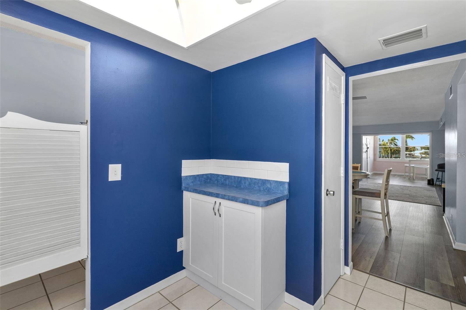 Image 11 of 24 For 1868 Shore Drive S 207