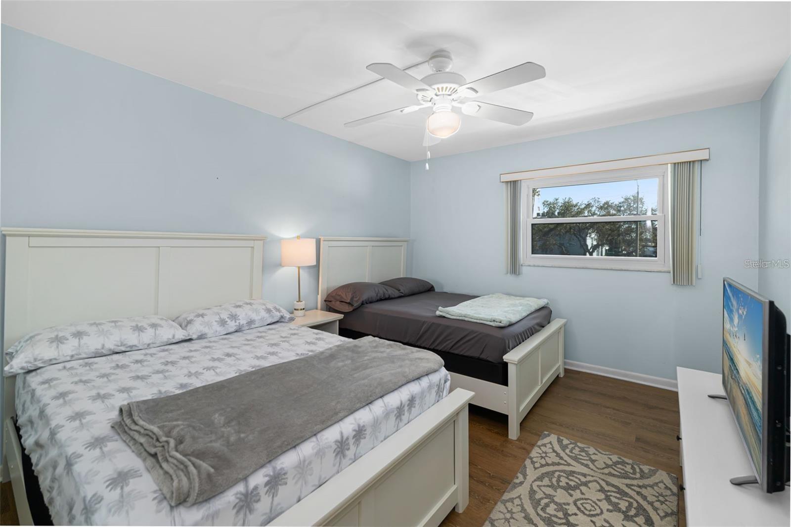 Image 16 of 24 For 1868 Shore Drive S 207