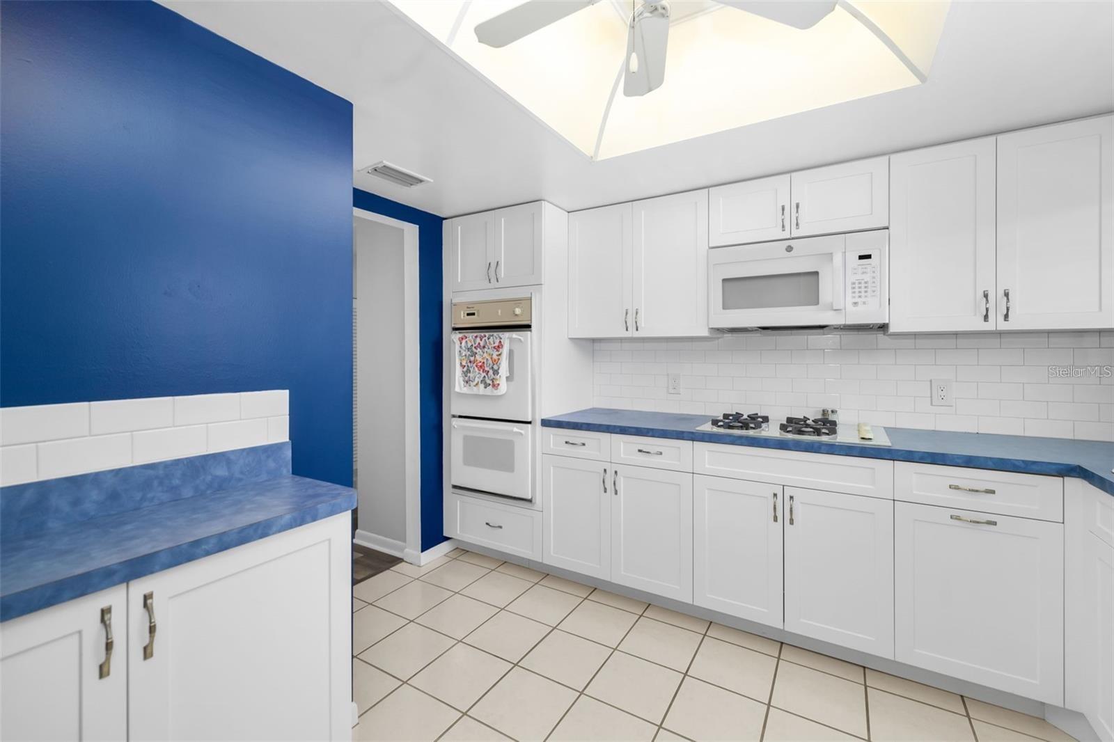 Image 8 of 24 For 1868 Shore Drive S 207