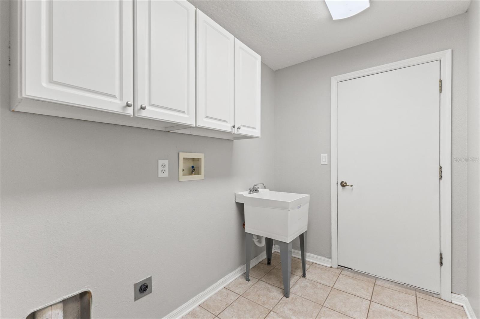 Image 28 of 43 For 7949 Floradora Drive