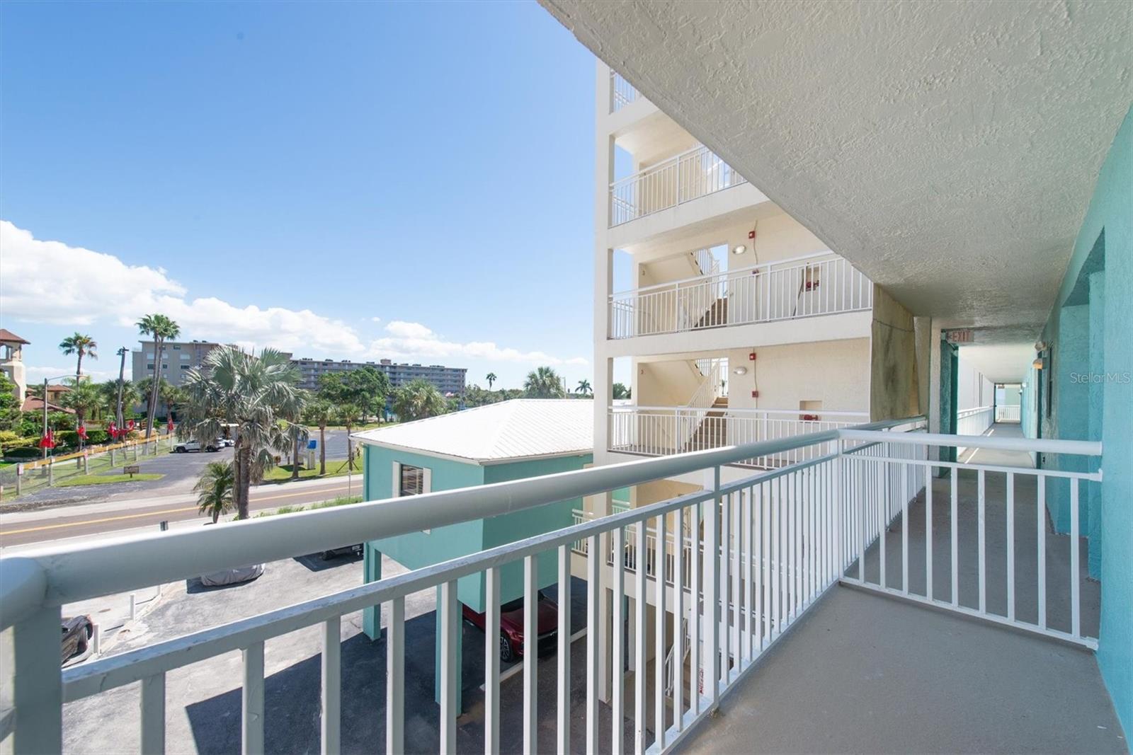 Image 20 of 28 For 19440 Gulf Boulevard 209