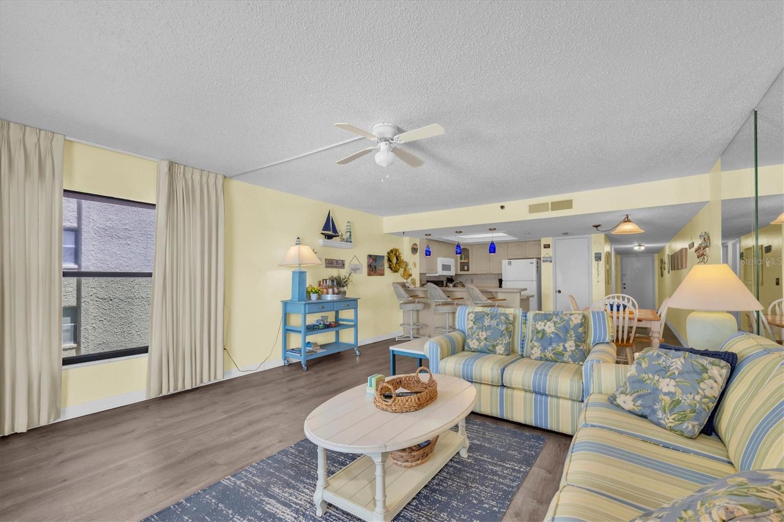 Image 7 of 28 For 19440 Gulf Boulevard 209
