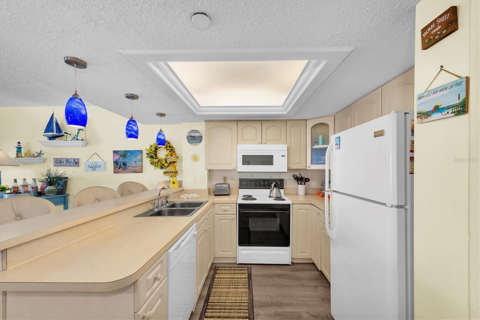Image 9 of 28 For 19440 Gulf Boulevard 209