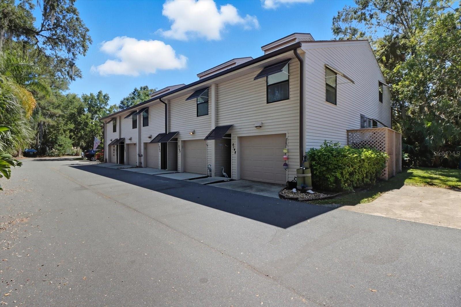 Listing photo id 4 for 5152 Swiftwater Way