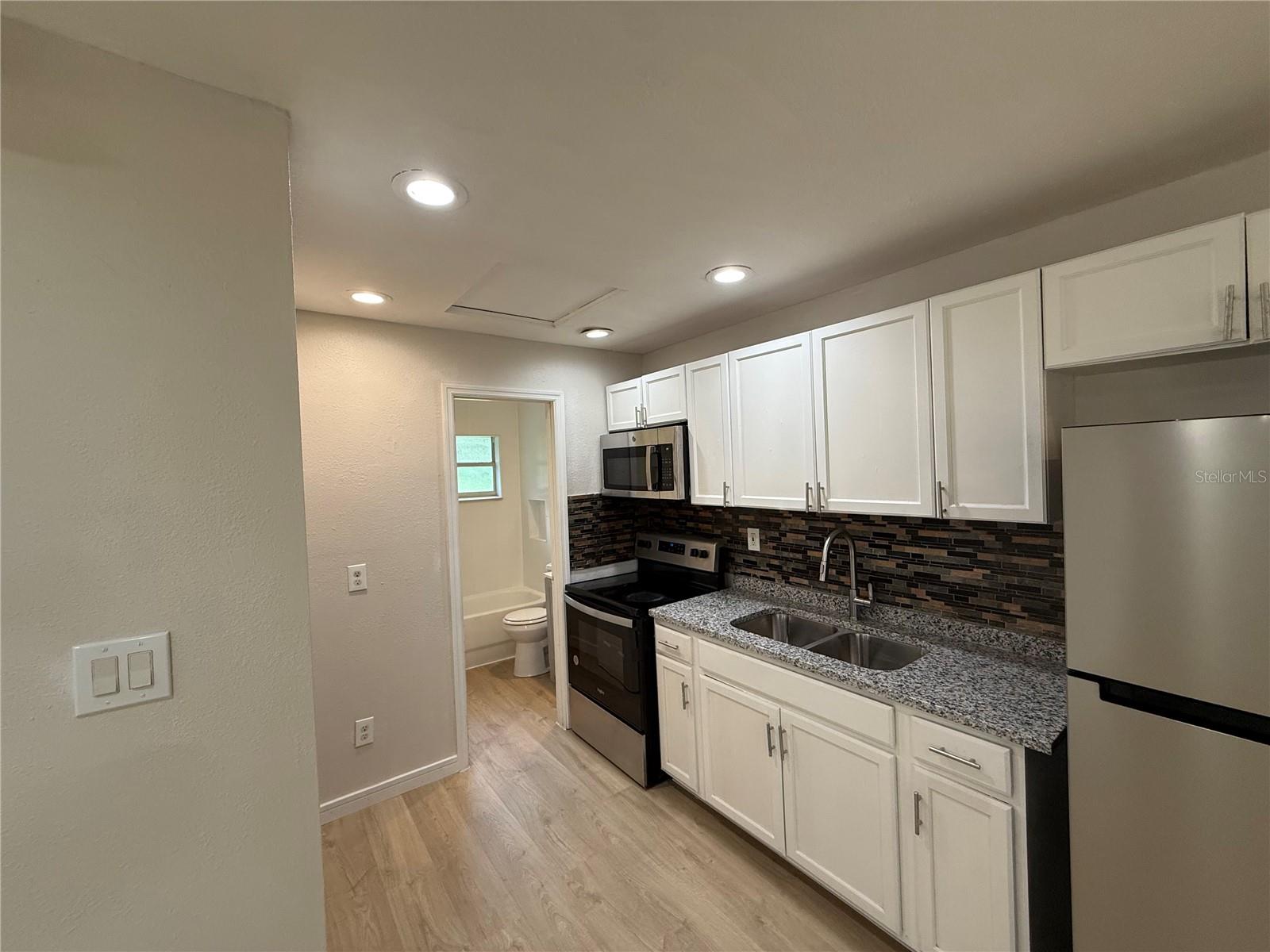 Image 8 of 8 For 10022 Lantana Avenue B