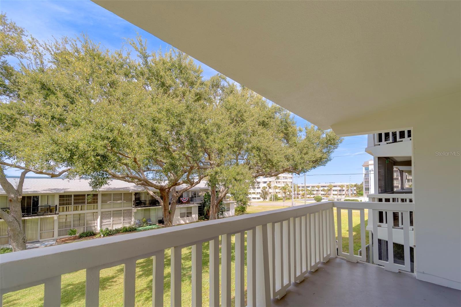 Image 17 of 37 For 2944 Bay Drive 205