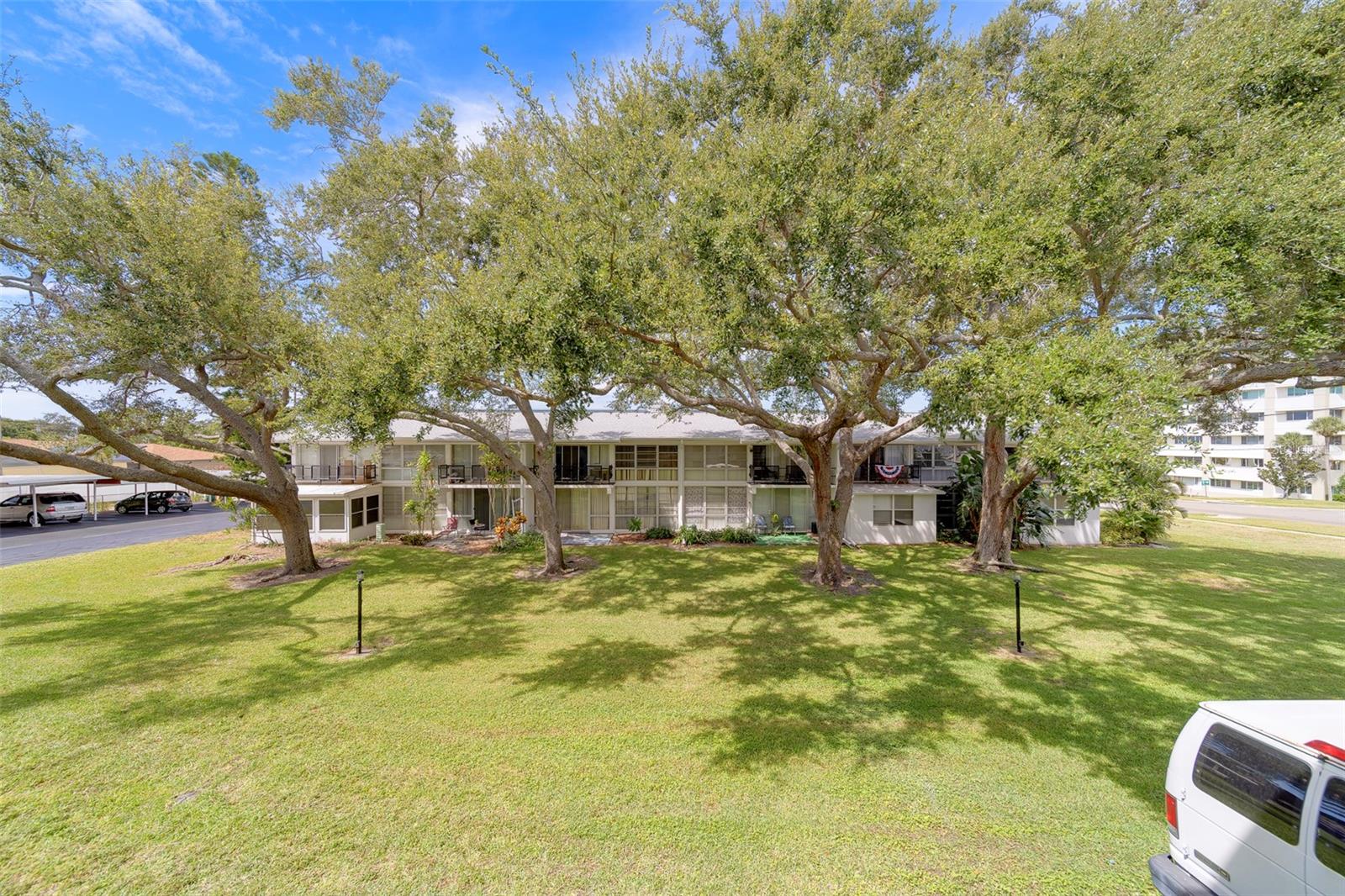 Image 18 of 37 For 2944 Bay Drive 205
