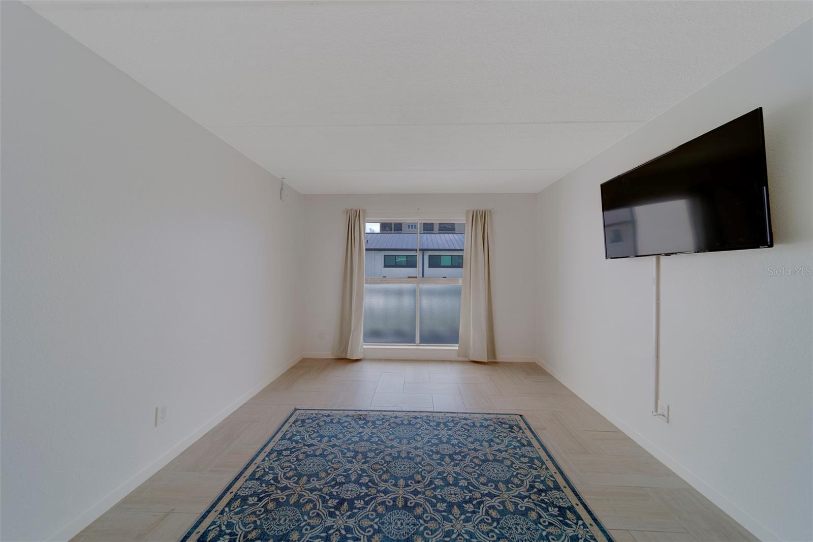 Image 21 of 37 For 2944 Bay Drive 205