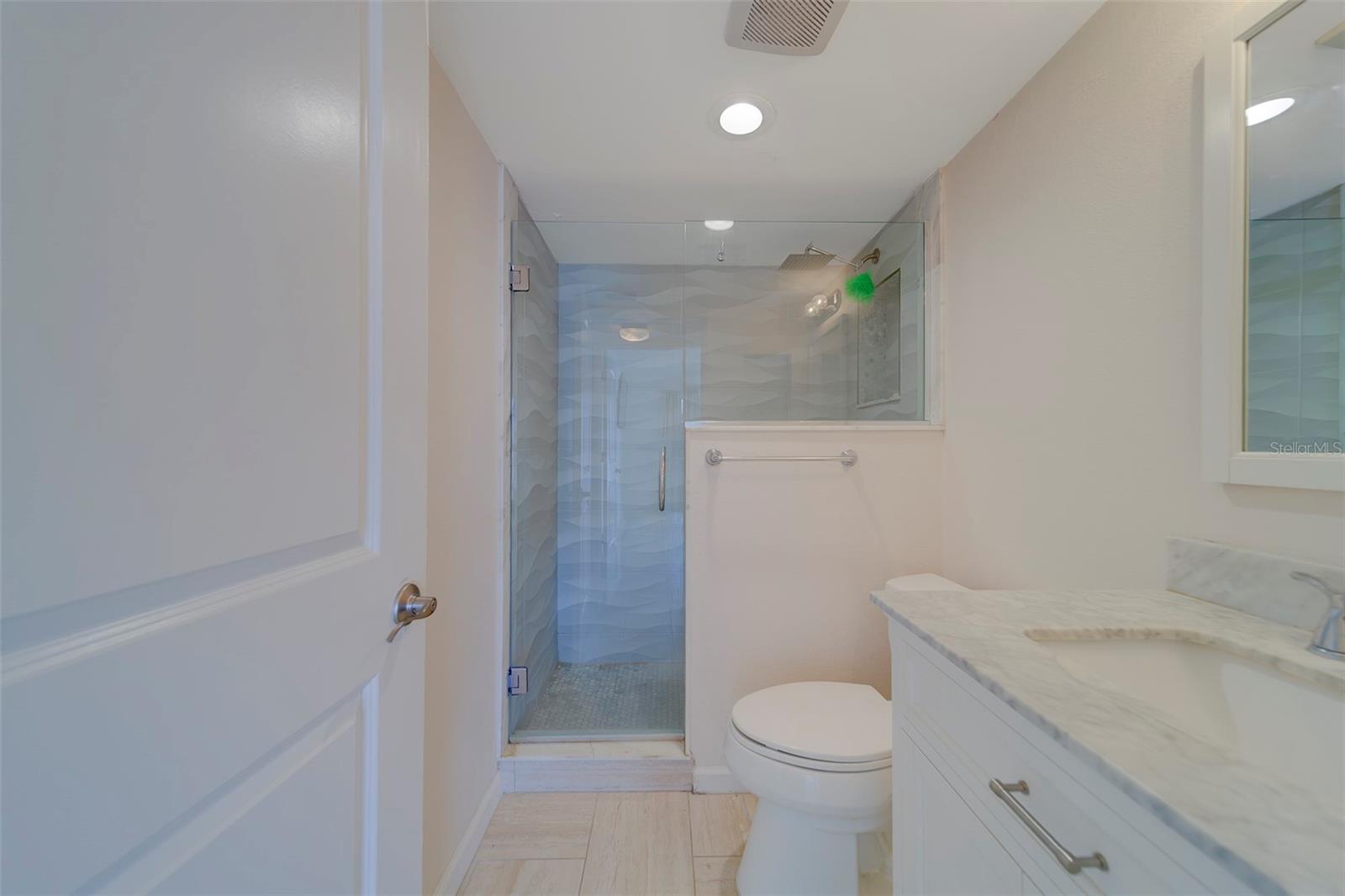 Image 24 of 37 For 2944 Bay Drive 205