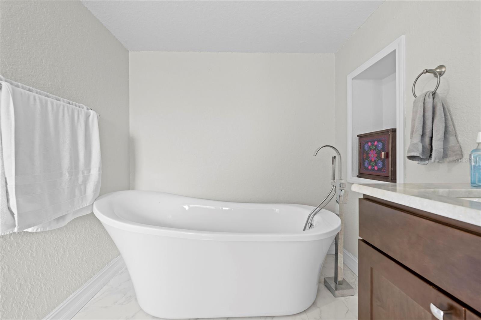 Image 11 of 66 For 11717 Trumbull Drive