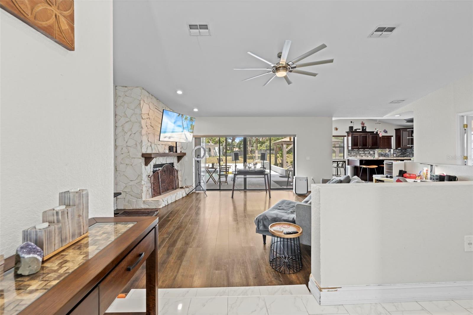 Image 18 of 66 For 11717 Trumbull Drive