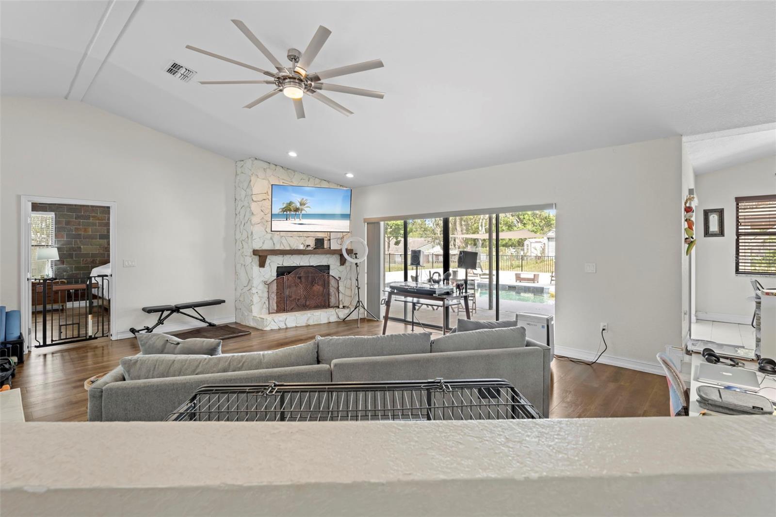 Image 21 of 66 For 11717 Trumbull Drive