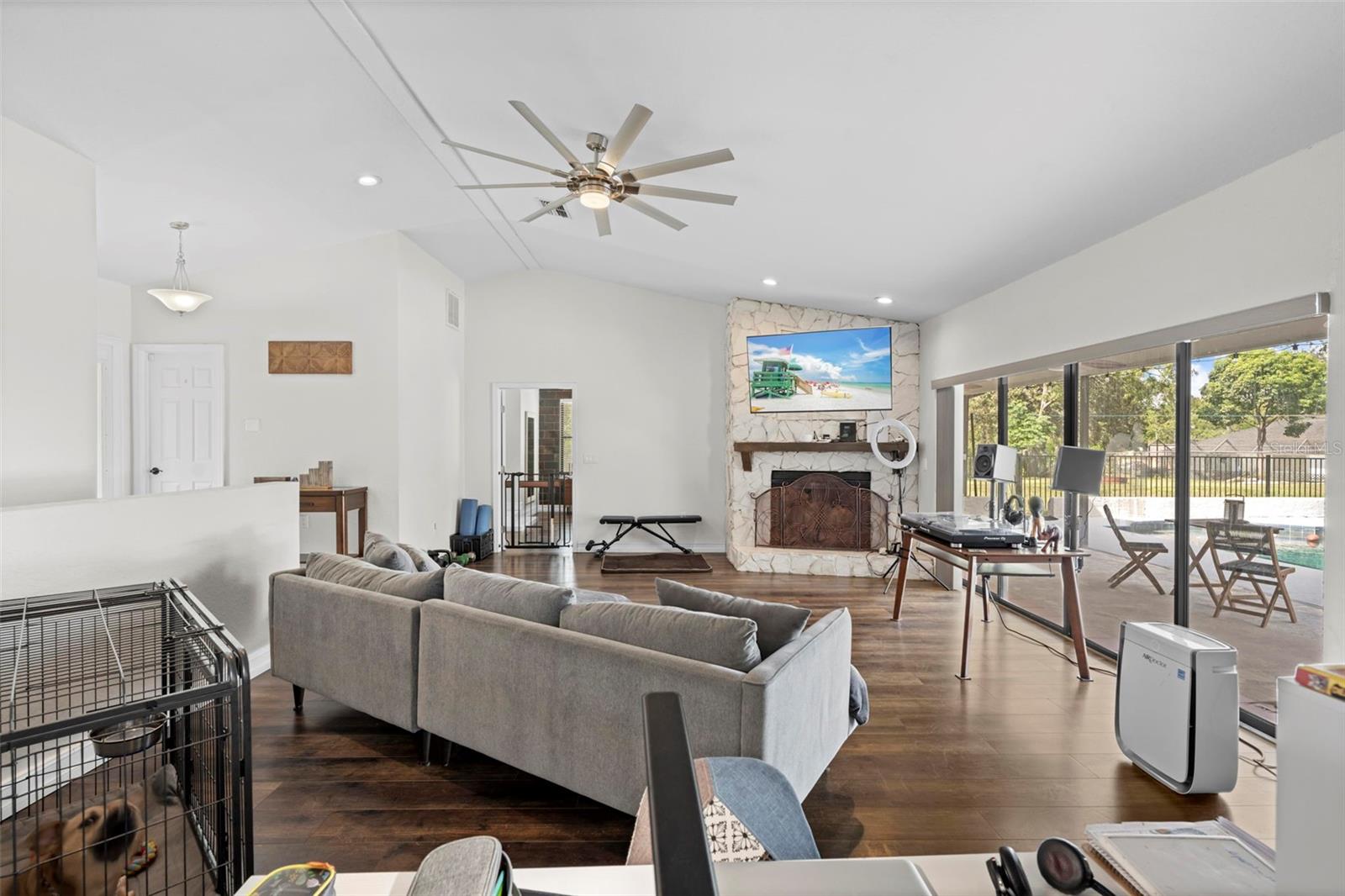 Image 22 of 66 For 11717 Trumbull Drive