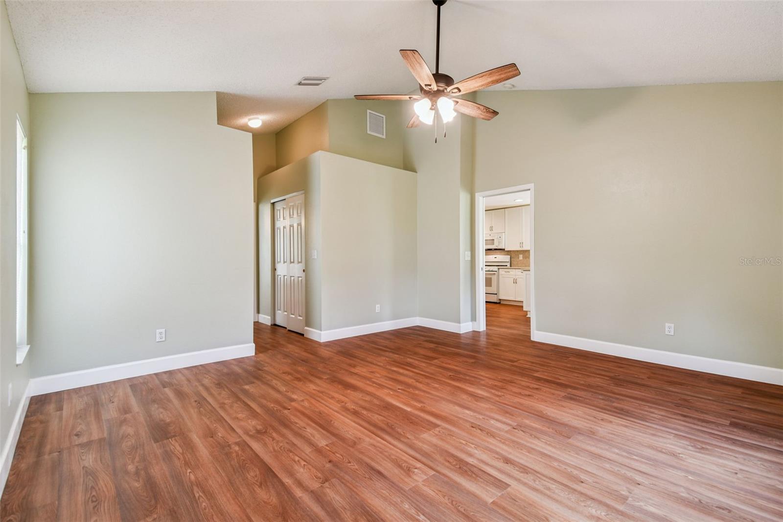 Image 19 of 44 For 2309 Lyndhurst Drive