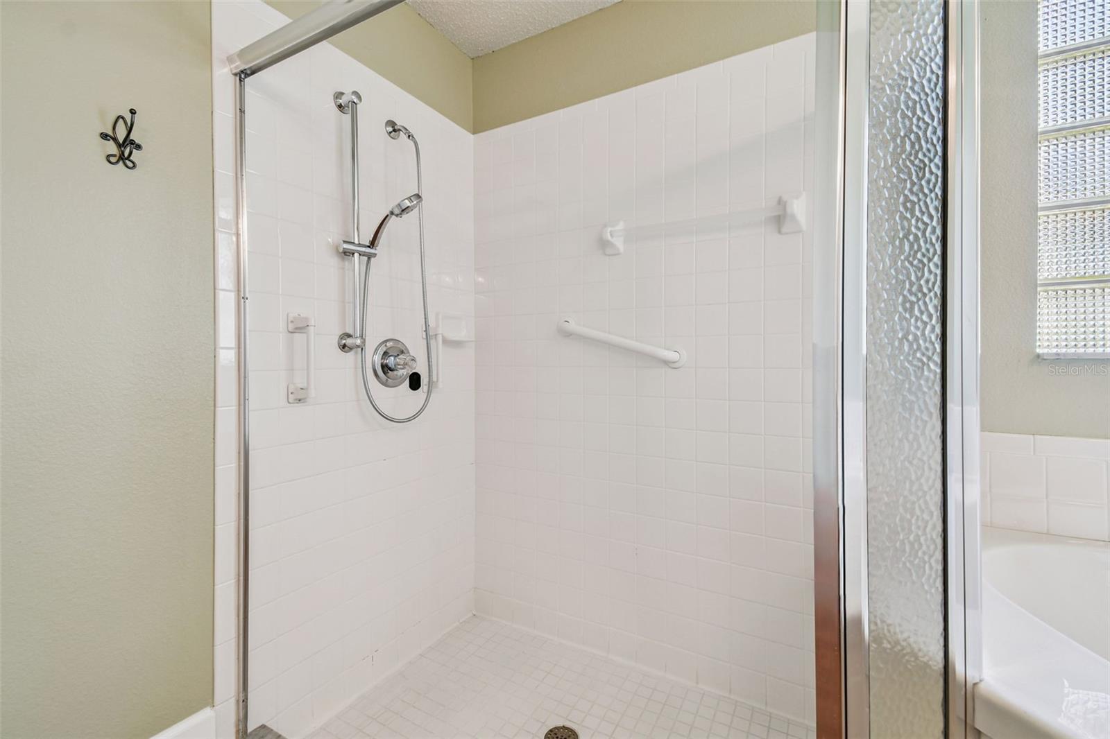 Image 23 of 44 For 2309 Lyndhurst Drive