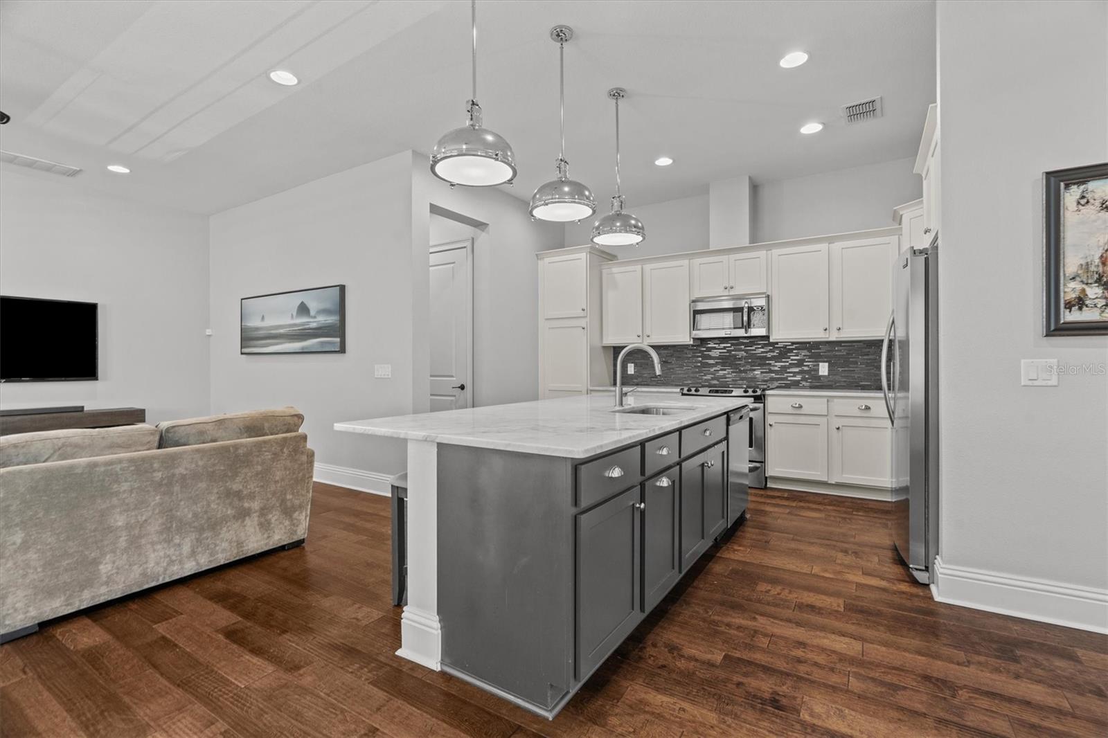 Image 17 of 48 For 323 2nd Street S