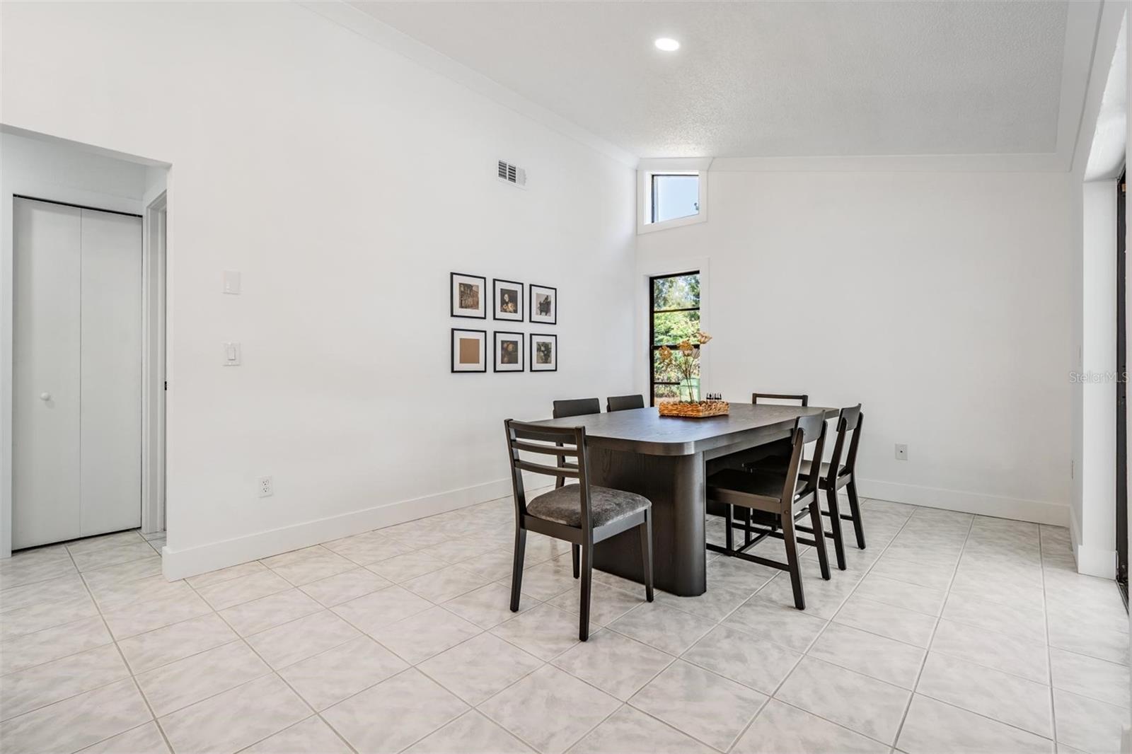Image 22 of 44 For 8393 Camphor Drive