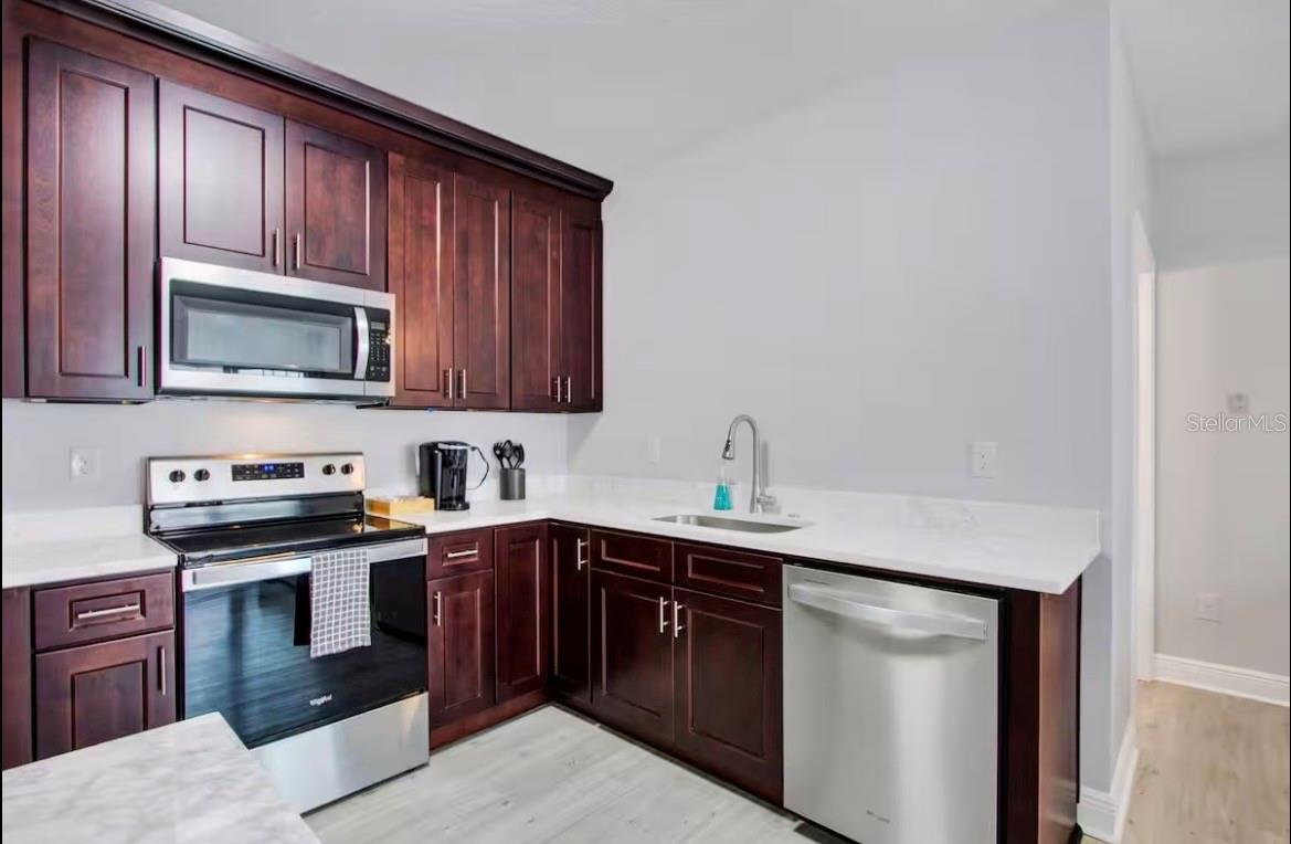 Image 34 of 48 For 405 Westland Avenue 3