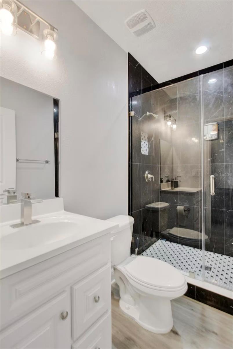 Image 42 of 48 For 405 Westland Avenue 3