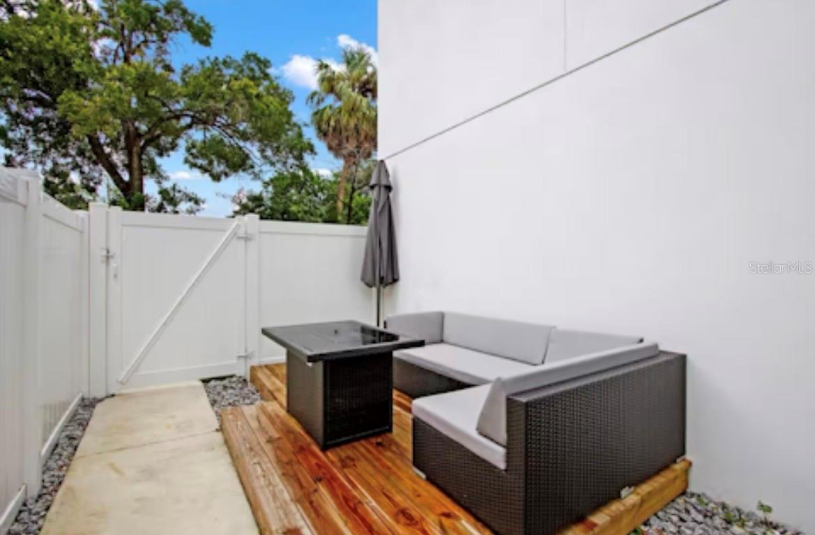 Image 43 of 48 For 405 Westland Avenue 3