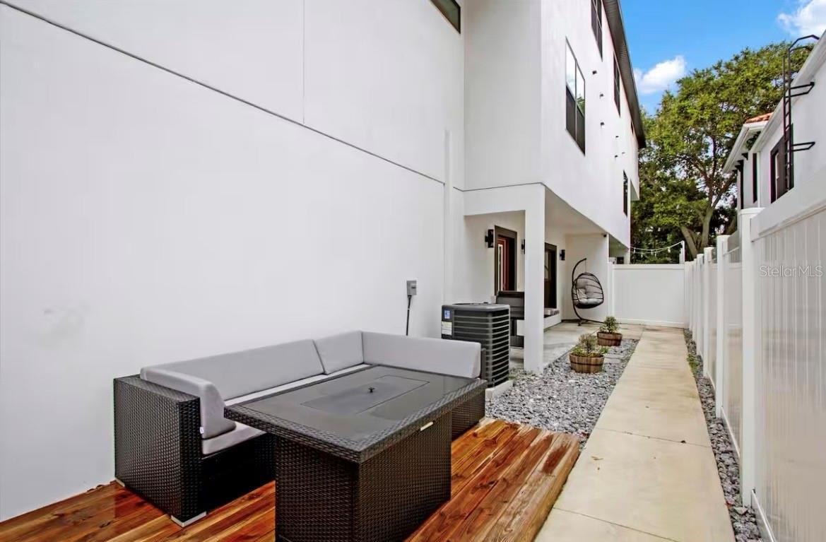 Image 44 of 48 For 405 Westland Avenue 3