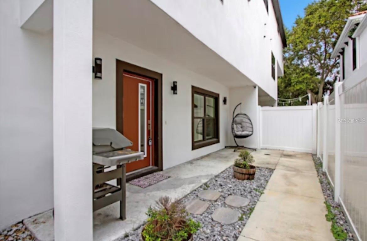 Image 46 of 48 For 405 Westland Avenue 3