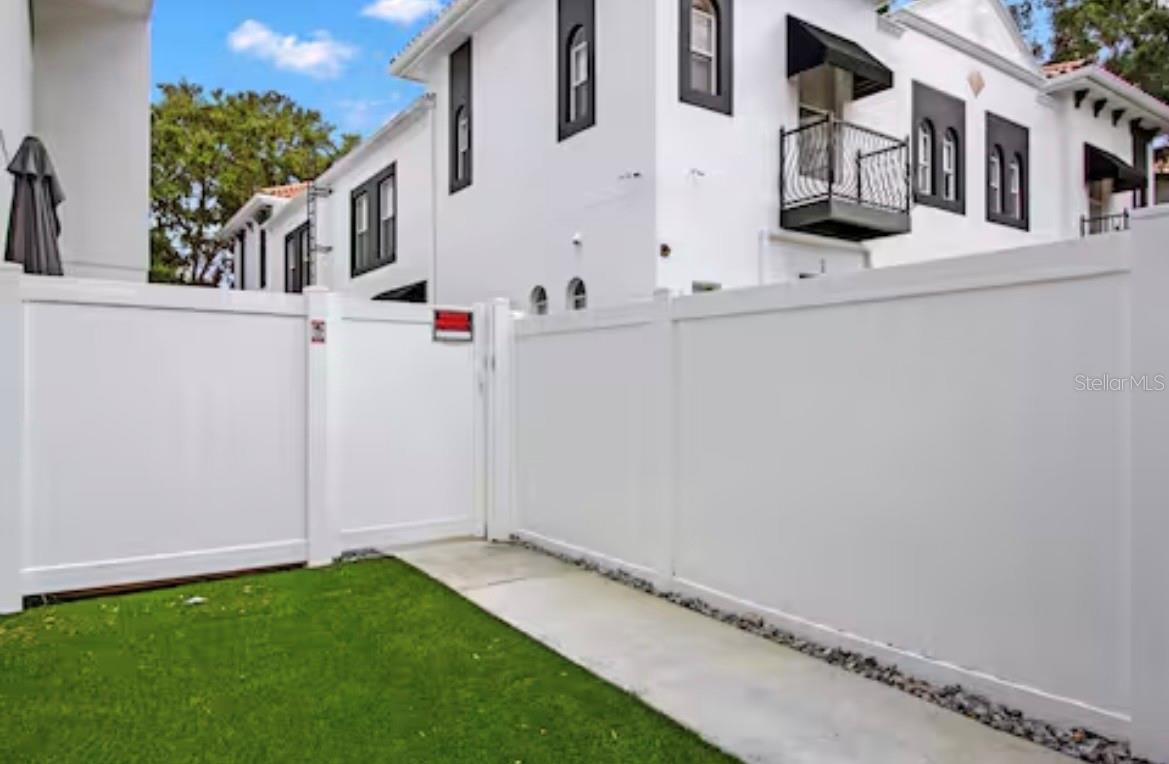 Image 47 of 48 For 405 Westland Avenue 3