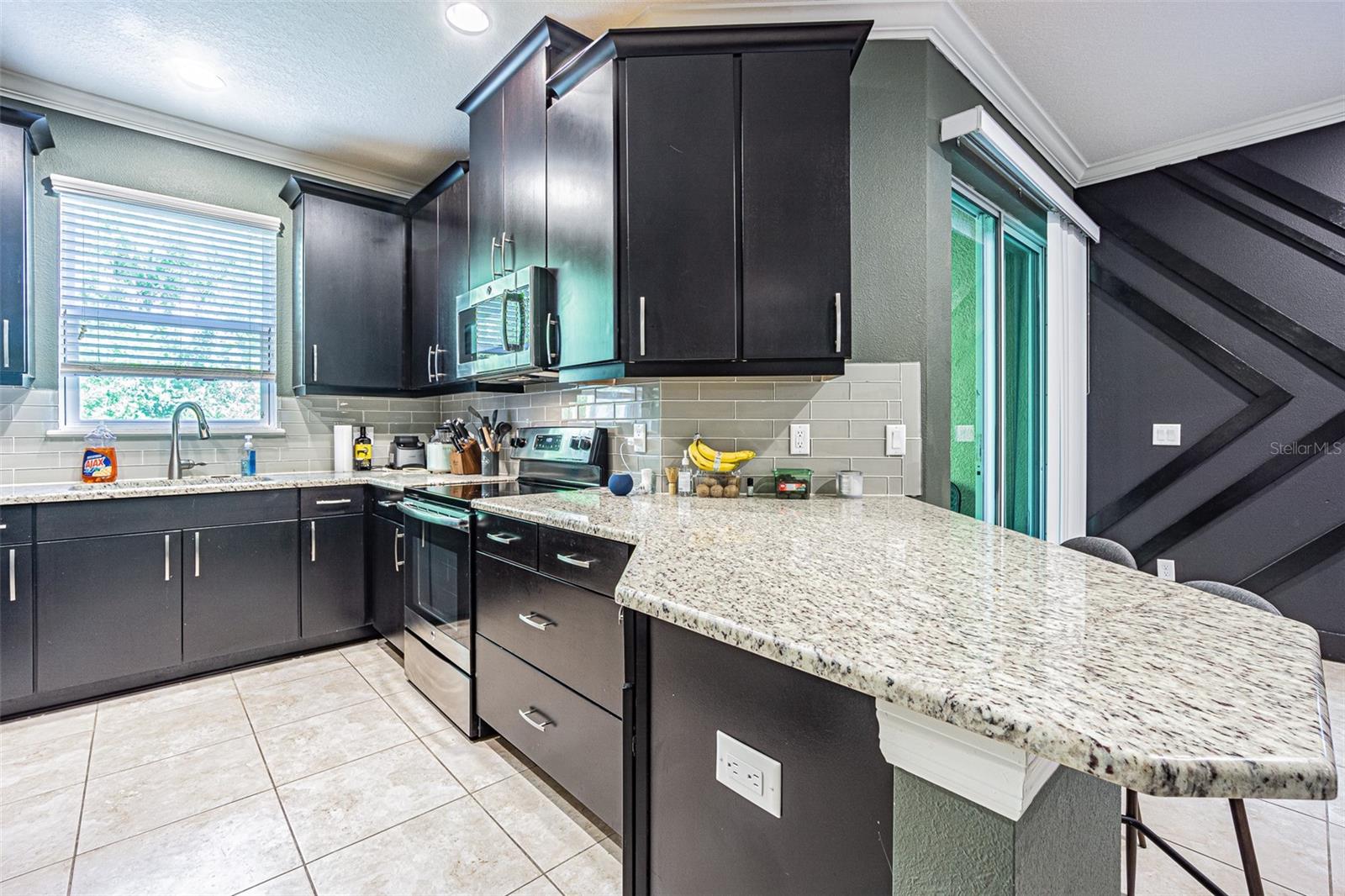 Image 4 of 18 For 906 Vineyard Lane