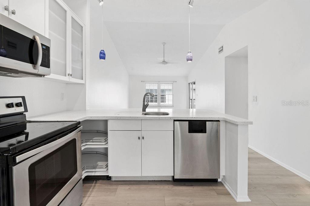 Image 15 of 34 For 244 Nautilus Way 17